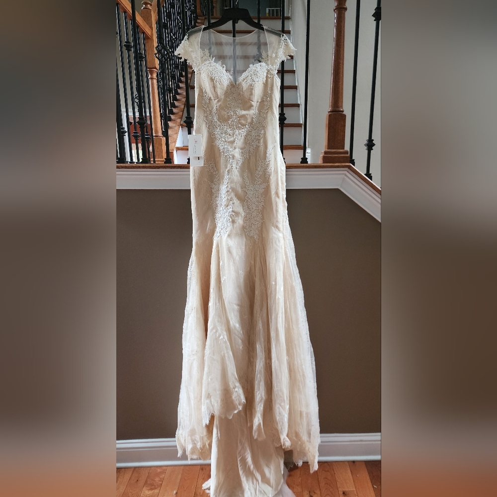 Never Worn Mingda's Wedding Dress size 6